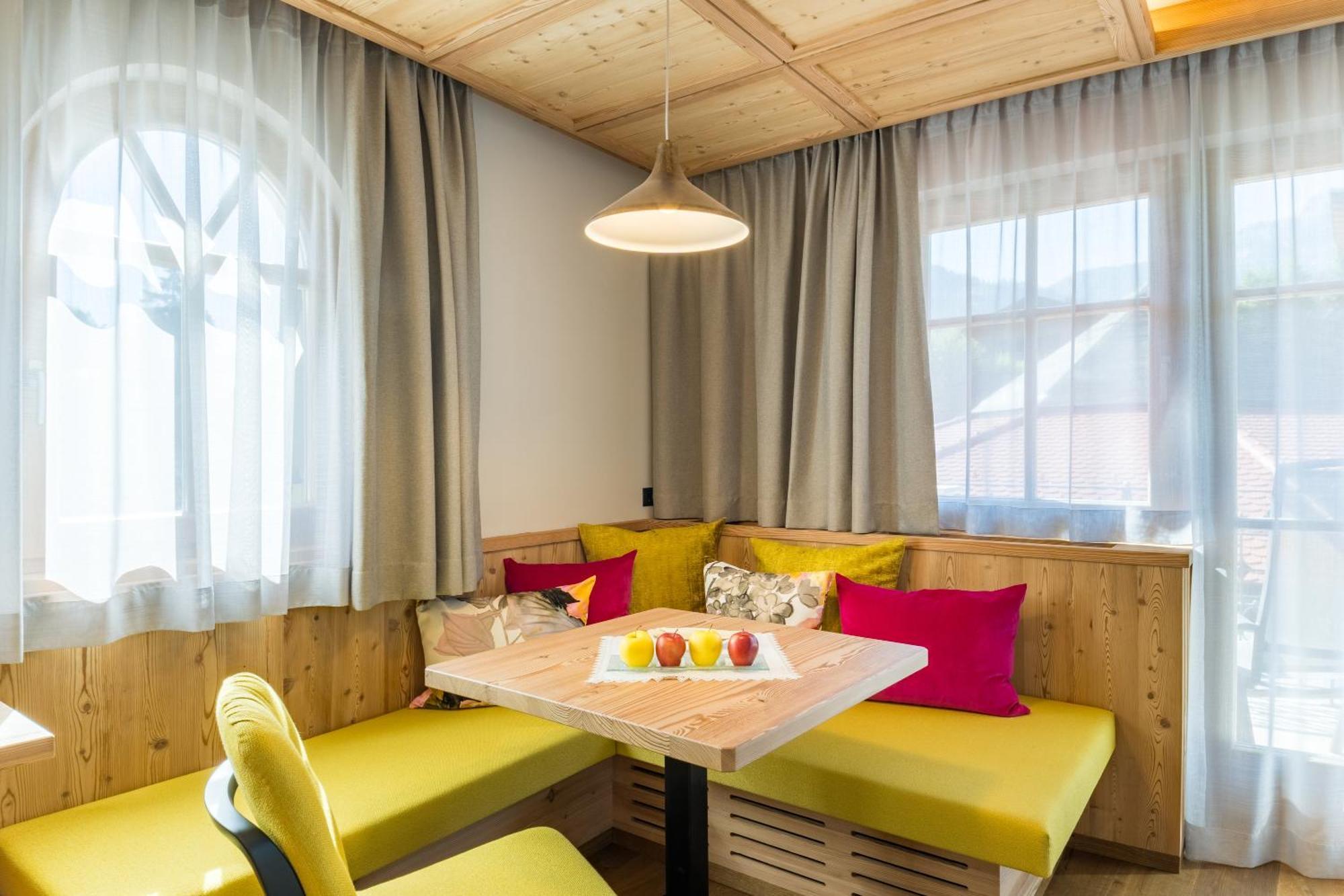 Mirabell Dolomites Hotel - Luxury Ayurveda & Spa Olang Exteriör bild