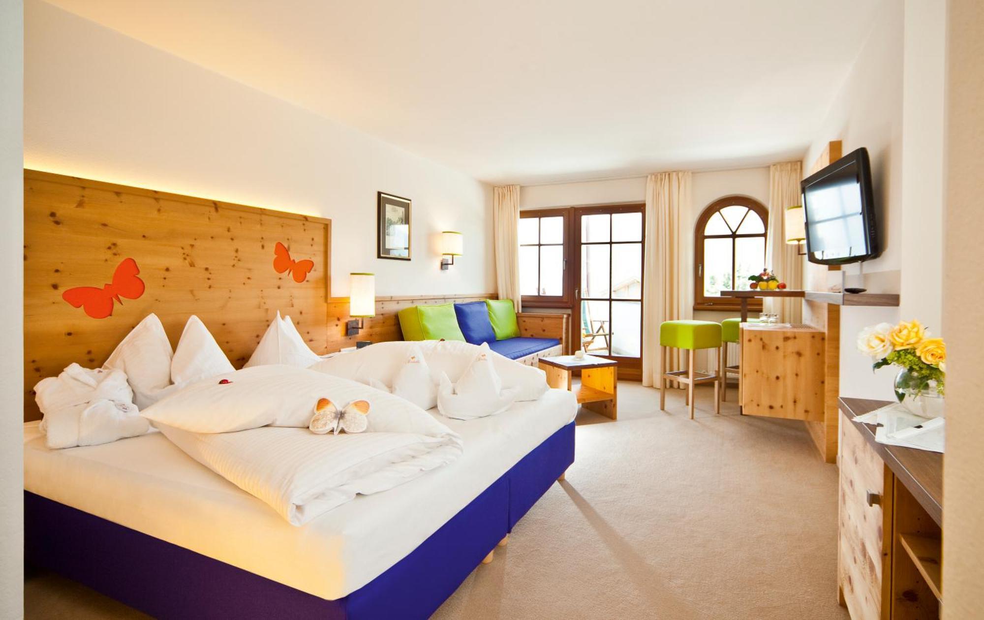 Mirabell Dolomites Hotel - Luxury Ayurveda & Spa Olang Exteriör bild