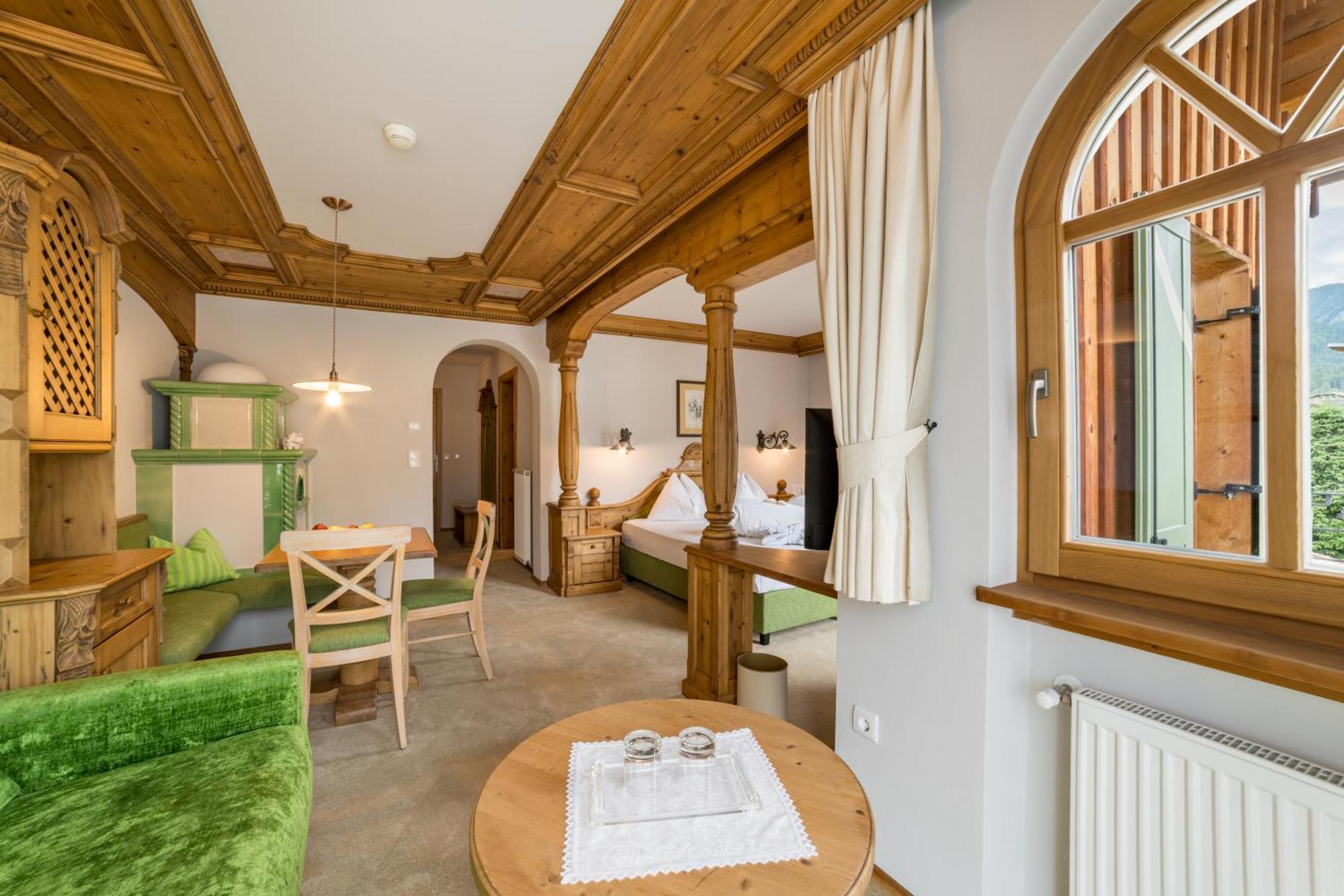 Mirabell Dolomites Hotel - Luxury Ayurveda & Spa Olang Exteriör bild