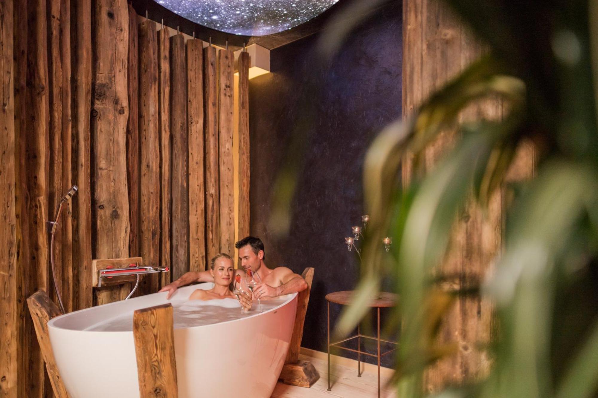 Mirabell Dolomites Hotel - Luxury Ayurveda & Spa Olang Exteriör bild