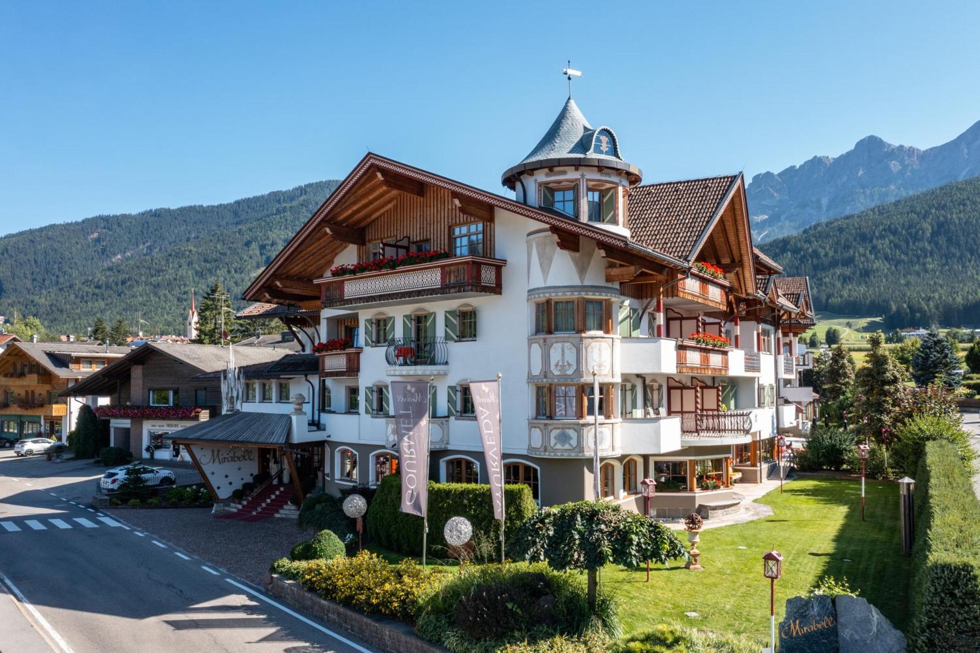 Mirabell Dolomites Hotel - Luxury Ayurveda & Spa Olang Exteriör bild