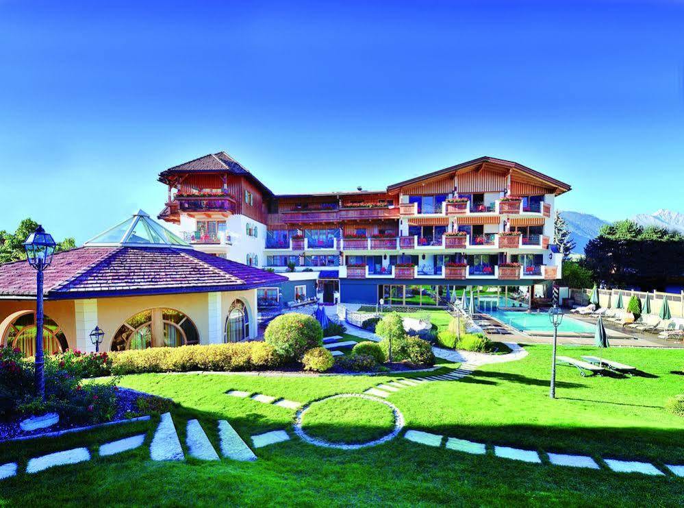 Mirabell Dolomites Hotel - Luxury Ayurveda & Spa Olang Exteriör bild