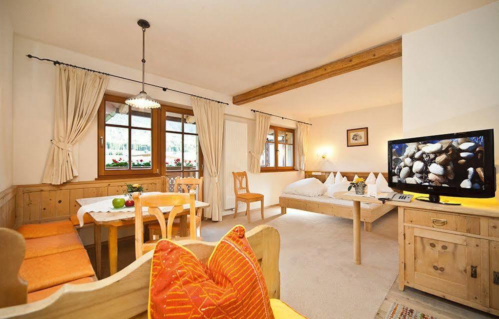 Mirabell Dolomites Hotel - Luxury Ayurveda & Spa Olang Exteriör bild