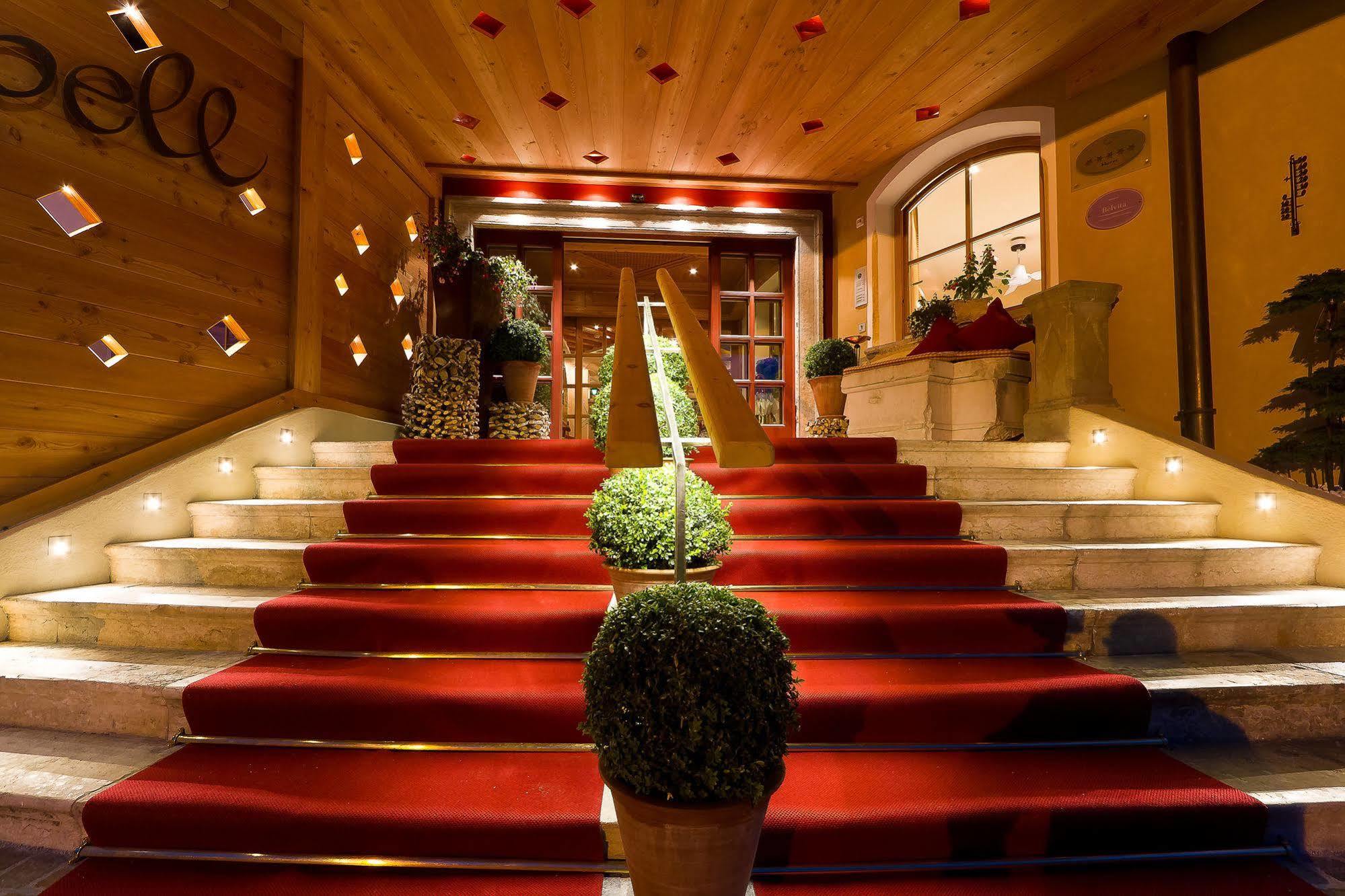 Mirabell Dolomites Hotel - Luxury Ayurveda & Spa Olang Exteriör bild